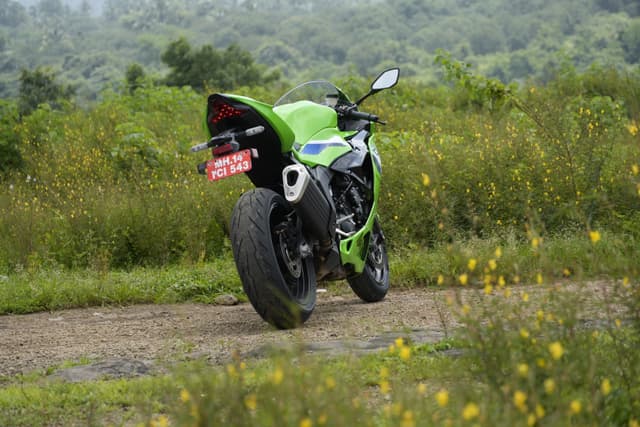 Kawasaki Ninja ZX-6R Front Left Three Quarter Image – Ninja ZX-6R